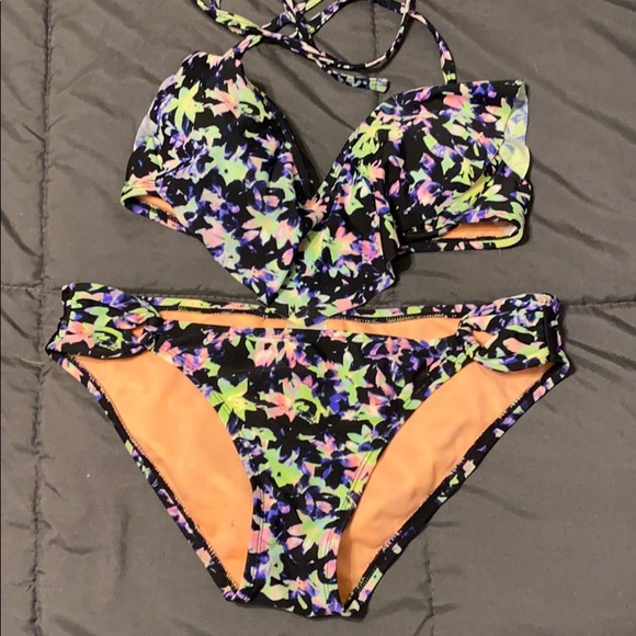 Bikini Bathing Suit - Picture 1 of 7